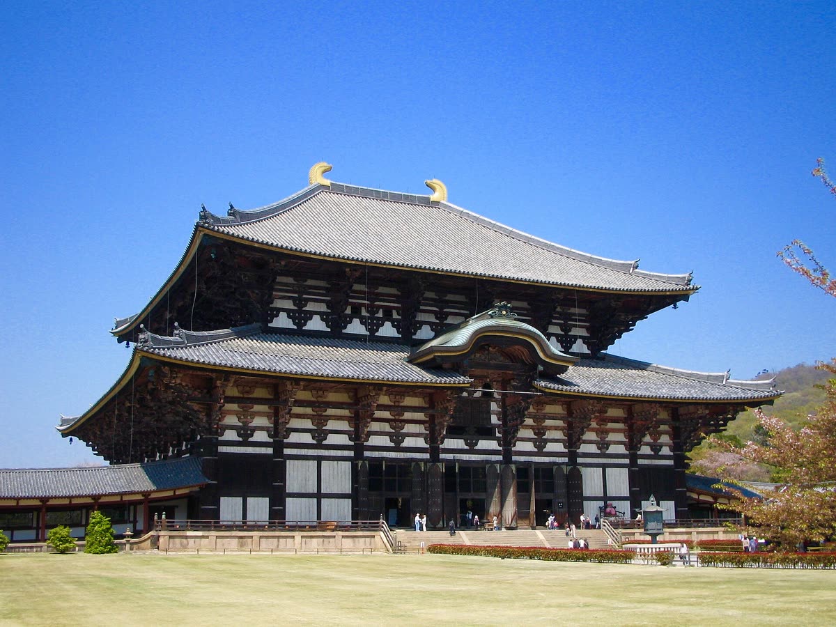 Todai-ji temple approach in Nara