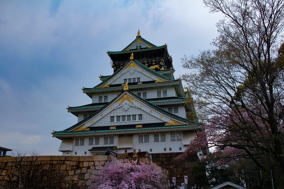 Osaka Castle keep with its moat